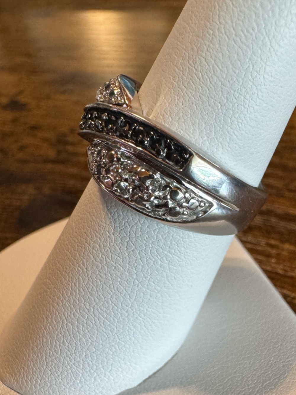 Black & Clear CZ Infinity Crossover Ring Silver Tone Statement Ring Size 8 - Picture 3 of 6
